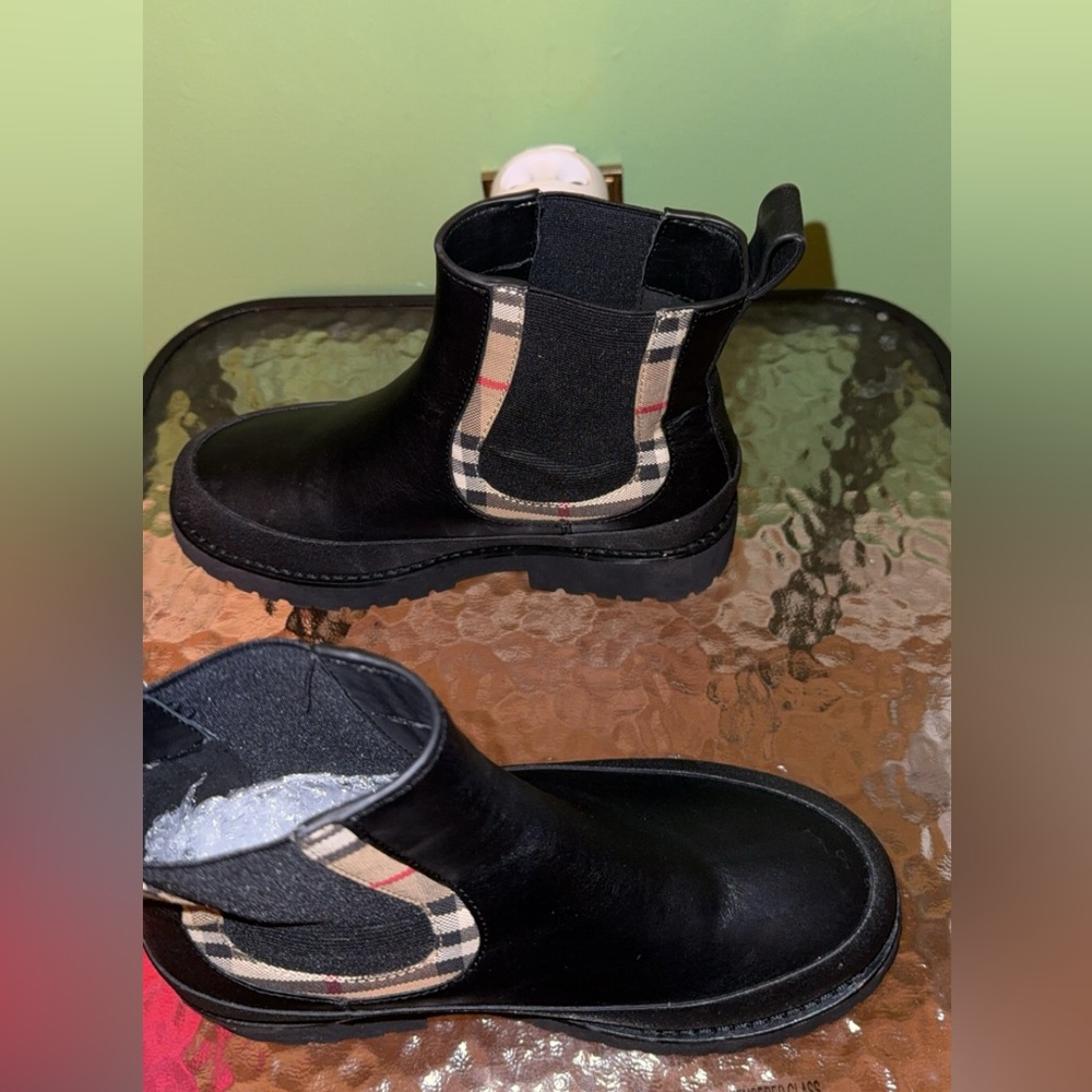 authentic kids Burberry winter boots